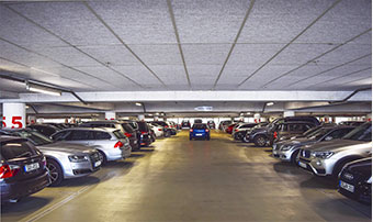 地停车场